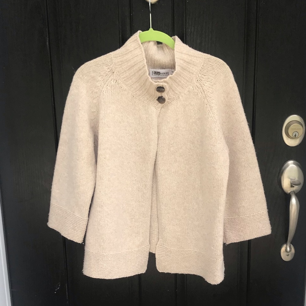 Women’s wool poncho. Size M.